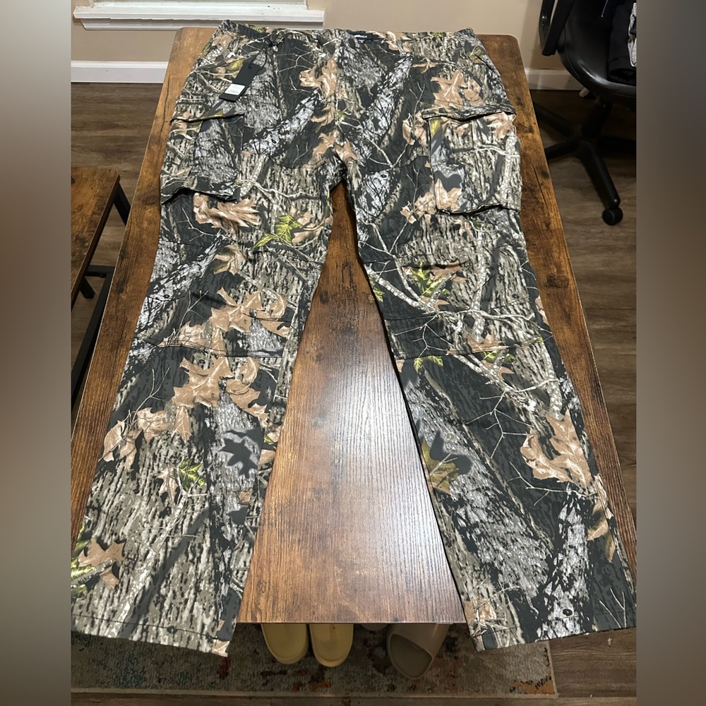 ashion Nova Mens Cargo Pants… size 42